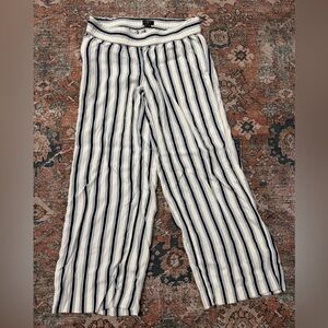 LOFT Women’s XSP Striped Wide Leg Flowy relaxed fit Pants in Navy and White